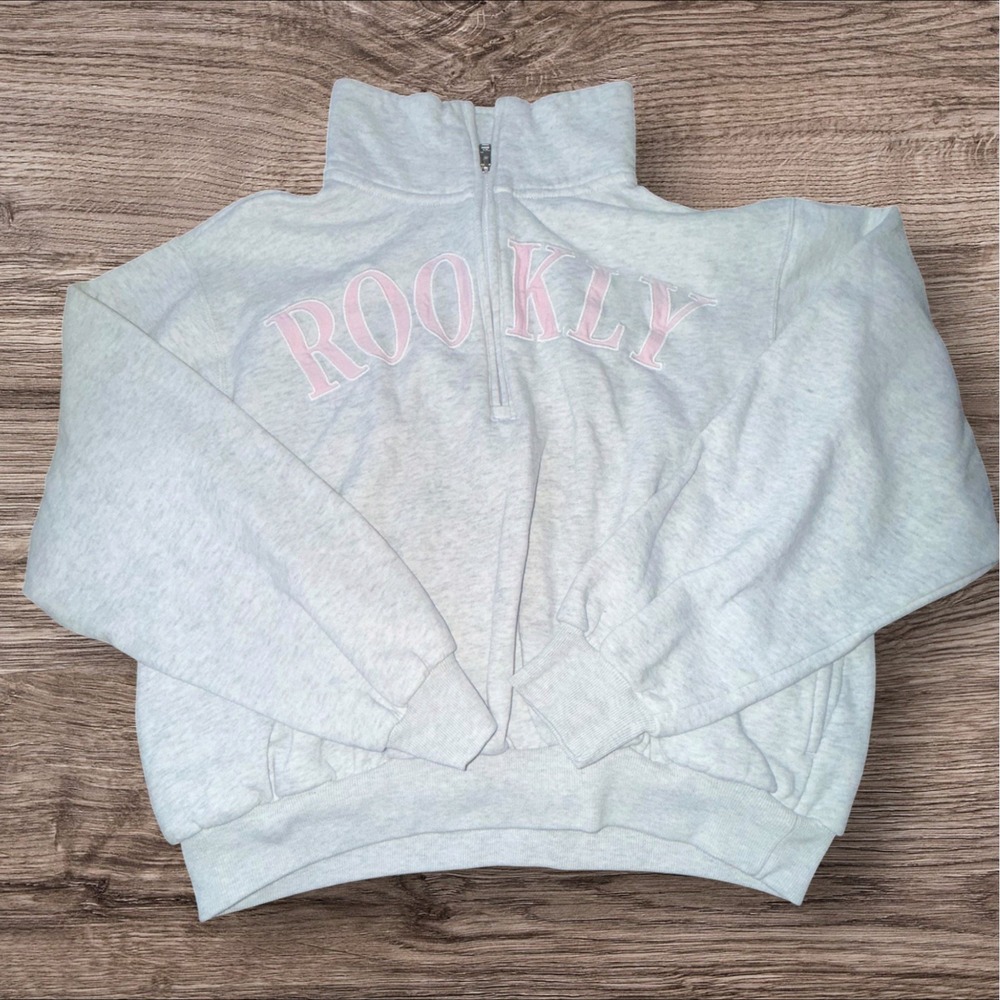 Hollister Women's Small Gray Brooklyn Pink Applique Quarter Zip Sweatshirt S